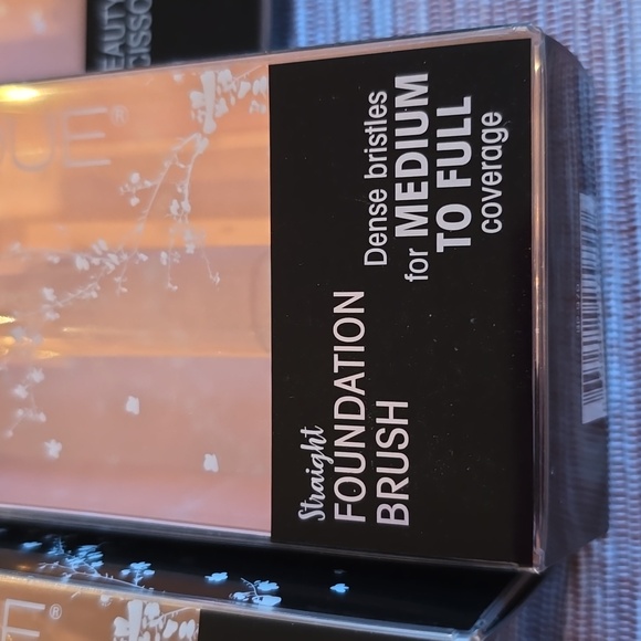 JAPONESQUE BRAND WOMEN'S MAKEUP ACCESSORIES BUNDLE OF 4 ITEMS - Picture 8 of 12